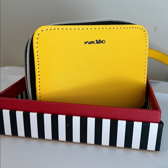Marc Tetro Yellow Dog Wallet - Picture 4 of 7
